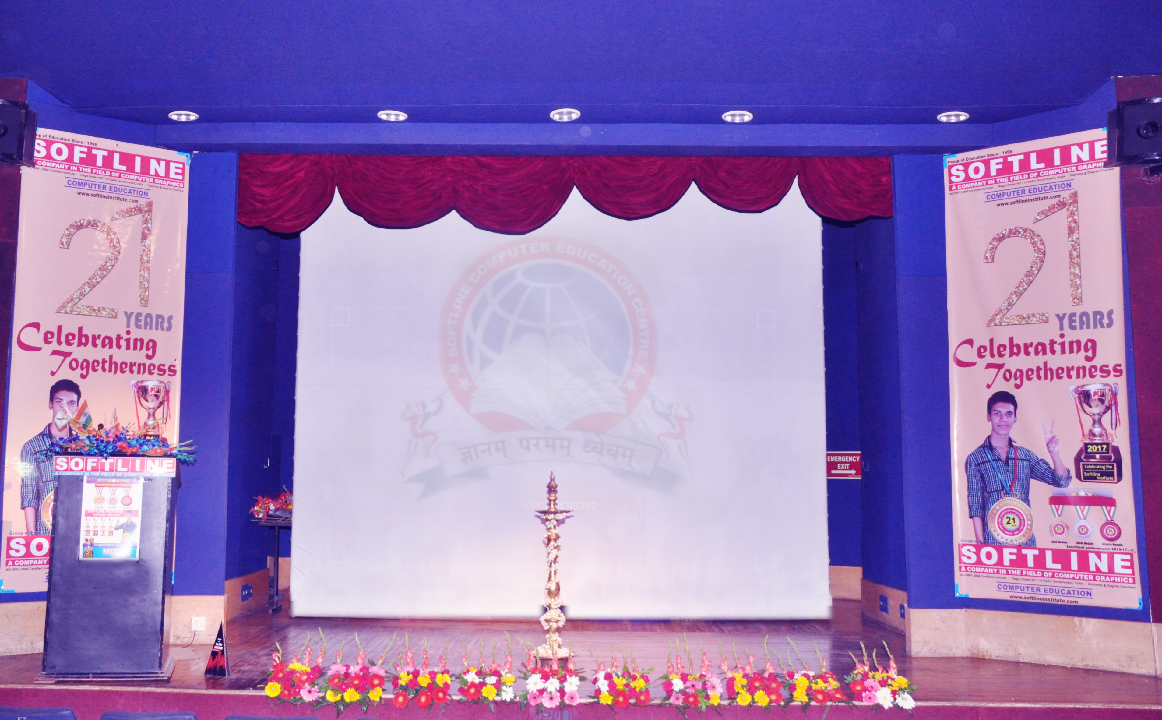 sftline's front stage.jpg